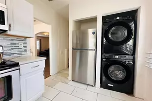 1032 Michigan Ave, Miami Beach, FL 33139 - Photo 10
