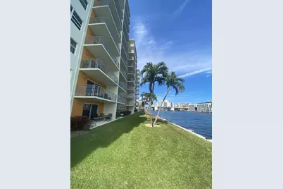 2900 NE 30th St #F2, Fort Lauderdale, FL 33306 - Photo 2