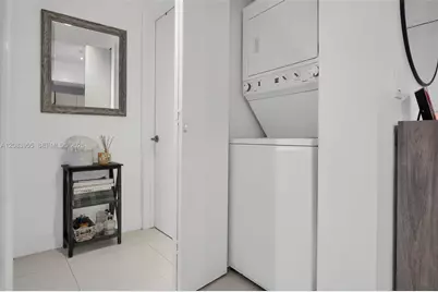 1010 SW 2nd Ave #2005, Miami, FL 33130 - Photo 10