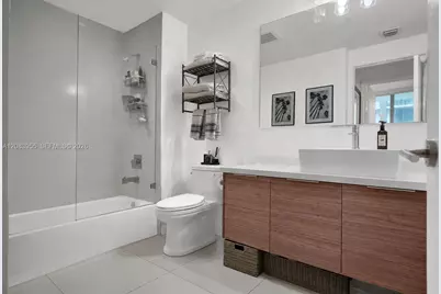 1010 SW 2nd Ave #2005, Miami, FL 33130 - Photo 6