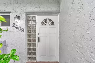 2408 N 35th Ave, Hollywood, FL 33021 - Photo 2
