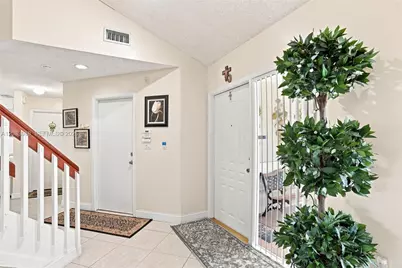18209 NW 61st Ct, Hialeah, FL 33015 - Photo 6