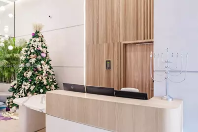 227 NE 2nd St #3001, Miami, FL 33132 - Photo 2