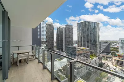 68 SE 6th St #2406, Miami, FL 33131 - Photo 2