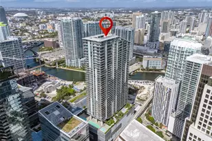 68 SE 6th St, Miami, FL 33131 - Photo 24