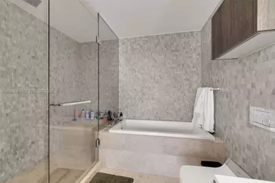 68 SE 6th St #2406, Miami, FL 33131 - Photo 12