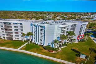 1542 Jupiter Cove Dr, Jupiter, FL 33469 - Photo 4