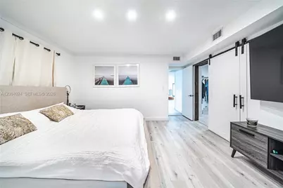1301 Funston St, Hollywood, FL 33019 - Photo 10
