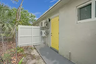 1210 NW 2nd St, Fort Lauderdale, FL 33311 - Photo 12