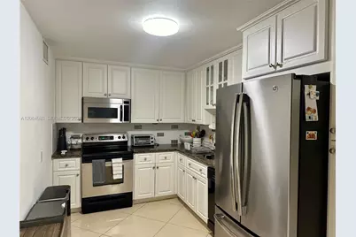 100 Bayview Dr #1405, Sunny Isles Beach, FL 33160 - Photo 12