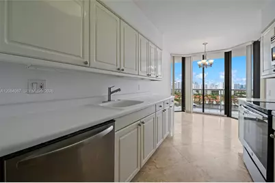 3640 Yacht Club #1807, Aventura, FL 33180 - Photo 10