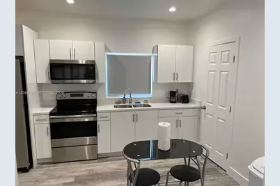 2285 NW 2nd St #5, Miami, FL 33125 - Photo 4