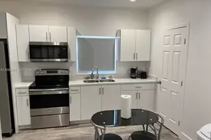 2285 NW 2nd St, Miami, FL 33125 - Photo 4