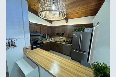 332 Briarwood Cir #2-19, Hollywood, FL 33024 - Photo 8