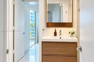 690 SW 1st Ct, Miami, FL 33130 - Photo 8