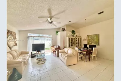 16478 NW 20th St, Pembroke Pines, FL 33028 - Photo 4
