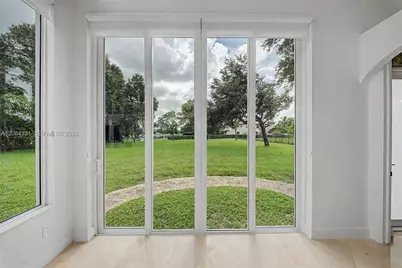 11406 Canyon Maple Blvd, Davie, FL 33330 - Photo 28