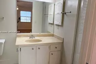 13155 SW 7th Ct, Pembroke Pines, FL 33027 - Photo 10
