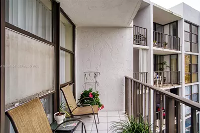 800 Parkview Dr #901, Hallandale Beach, FL 33009 - Photo 30