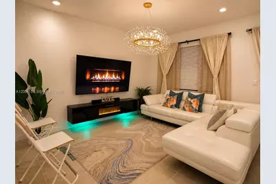 137 NE 14th Ave, Homestead, FL 33033 - Photo 4