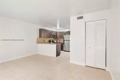 7241 Miami Lakes Dr #D19, Miami Lakes, FL 33014 - Photo 8