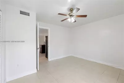 7241 Miami Lakes Dr #D19, Miami Lakes, FL 33014 - Photo 10