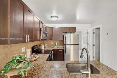 7241 Miami Lakes Dr #D19, Miami Lakes, FL 33014 - Photo 2