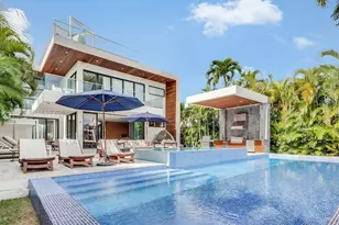 321 E Dilido Dr, Miami Beach, FL 33139 - Photo 2
