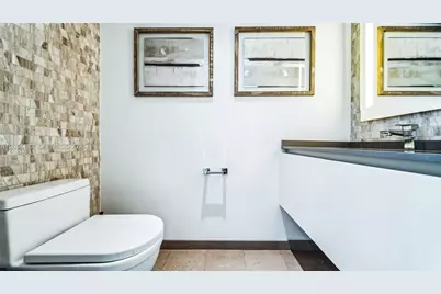 68 SE 6th St #1605, Miami, FL 33131 - Photo 12