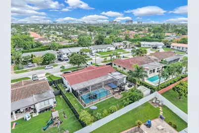 2211 SW 98th Pl, Miami, FL 33165 - Photo 16
