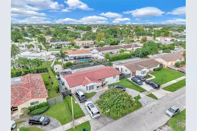 2211 SW 98th Pl, Miami, FL 33165 - Photo 14