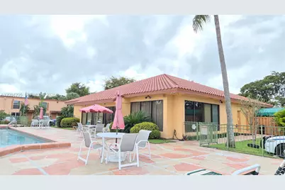 7100 Fairway Dr #K9, Miami Lakes, FL 33014 - Photo 2