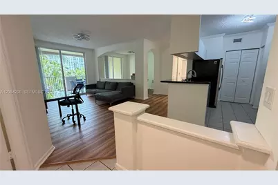 17150 N Bay Rd #2314, Sunny Isles Beach, FL 33160 - Photo 2