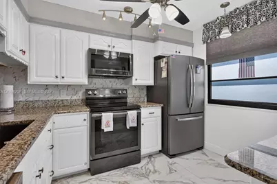 1502 Whitehall Dr #305, Davie, FL 33324 - Photo 4