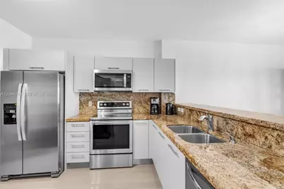 18100 N Bay Rd #709, Sunny Isles Beach, FL 33160 - Photo 8