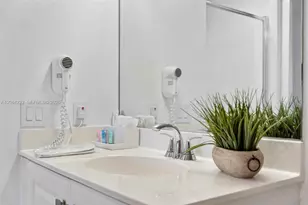 18100 N Bay Rd, Sunny Isles Beach, FL 33160 - Photo 26