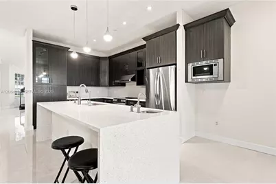1421 NW 159th Ave, Pembroke Pines, FL 33028 - Photo 8