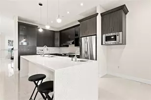 1421 NW 159th Ave, Pembroke Pines, FL 33028 - Photo 8