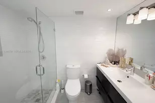 5900 Collins Ave, Miami Beach, FL 33140 - Photo 18