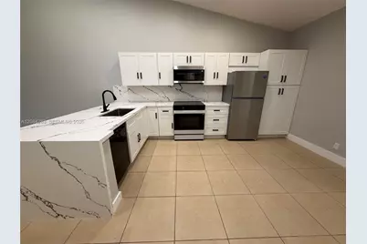 11085 NW 38th Pl, Sunrise, FL 33351 - Photo 4