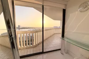 1000 W Island Blvd, Aventura, FL 33160 - Photo 18