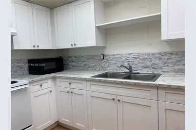 10000 NW 80 Ct #2537, Hialeah Gardens, FL 33016 - Photo 2