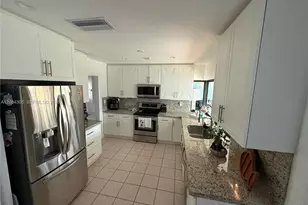 308 NW 19th St, Homestead, FL 33030 - Photo 4
