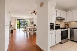 182 Lakeview Dr, Weston, FL 33326 - Photo 4
