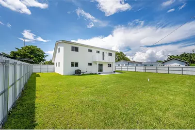 9361 SW 27th St, Miami, FL 33165 - Photo 4