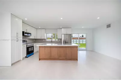 9361 SW 27th St, Miami, FL 33165 - Photo 10