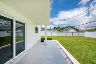 9361 SW 27th St, Miami, FL 33165 - Photo 8