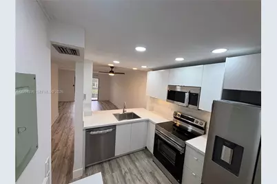 10304 Sunrise Lakes Blvd #209, Sunrise, FL 33322 - Photo 2