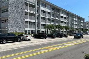 329 SE 3rd St, Hallandale Beach, FL 33009 - Photo 22