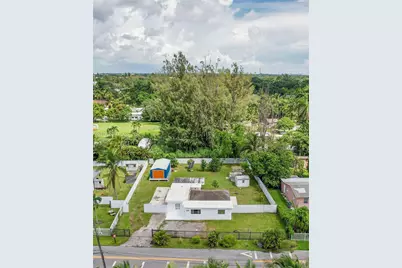 1843 NW 107th St, Miami, FL 33167 - Photo 4